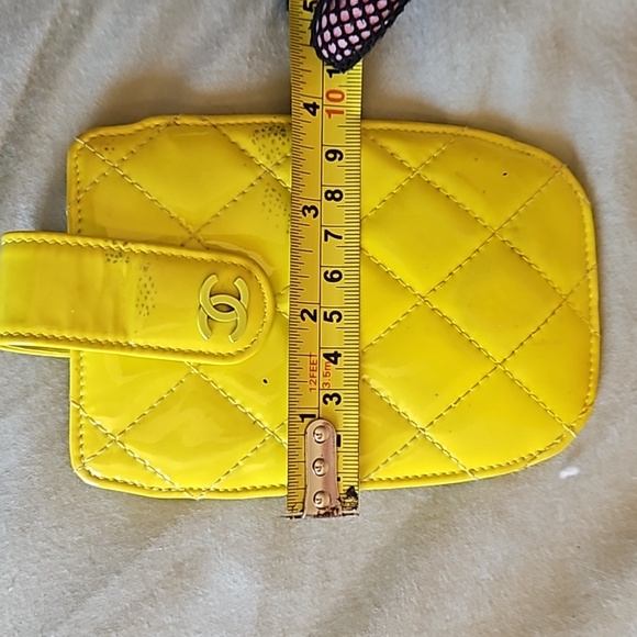 Chanel Neon Green Yellow Diamond Stitch Patent Leather Case Wallet - Picture 10 of 10